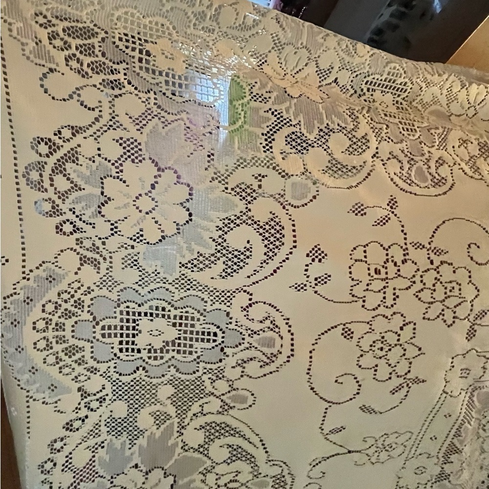 Family Herloom Handmade Lace woven table cloth -stunning -71”x45” Boho beauty ! - Picture 13 of 13